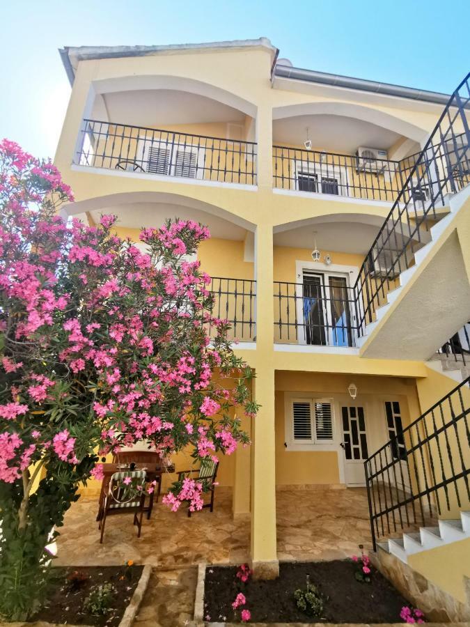 Green Garden Apartment Водице Екстериор снимка